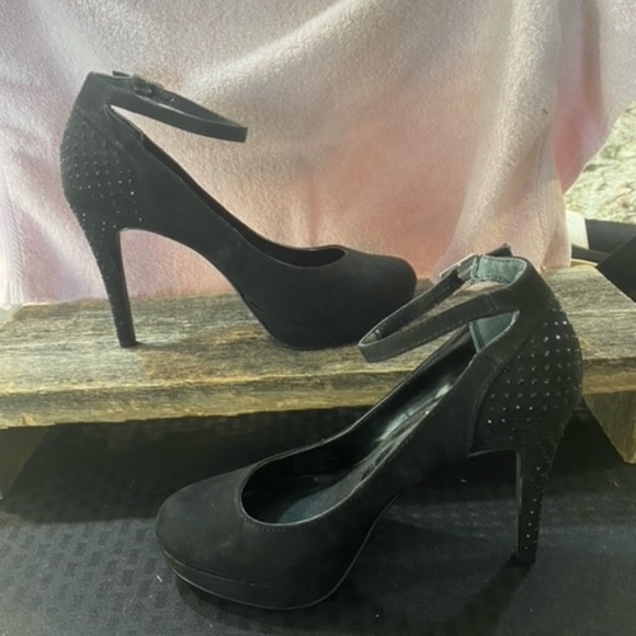 Black Pumps with Rhinestone accented heels - Picture 10 of 14